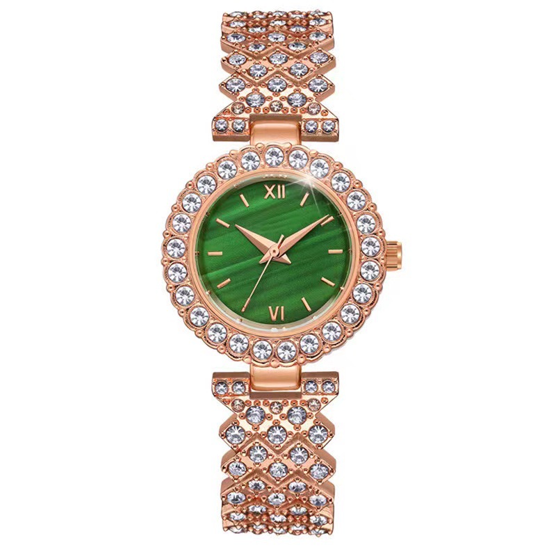 The best-selling new diamond-encrusted green dial bracelet women's watch is a niche and high-end wristwatch for women